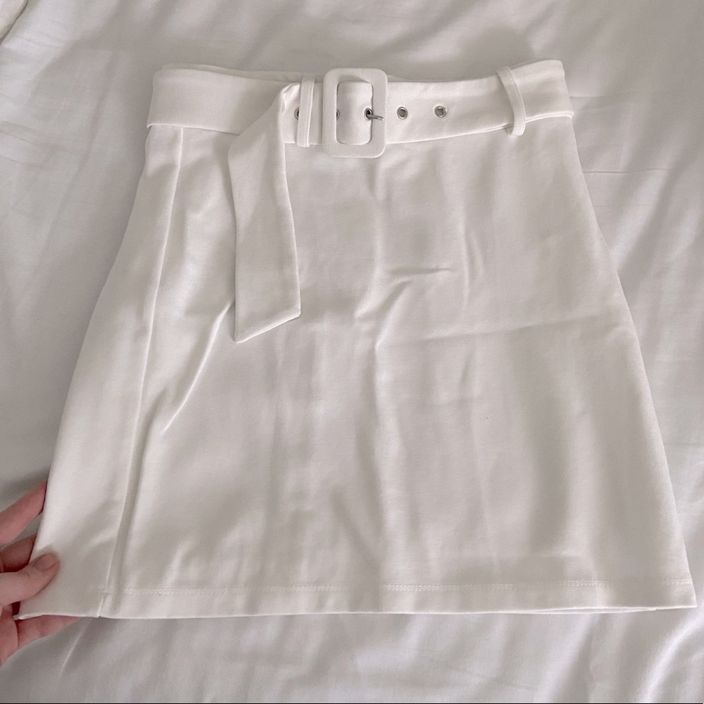 White bodycon miniskirt with fabric white belt (removable), Forever 21 size S
